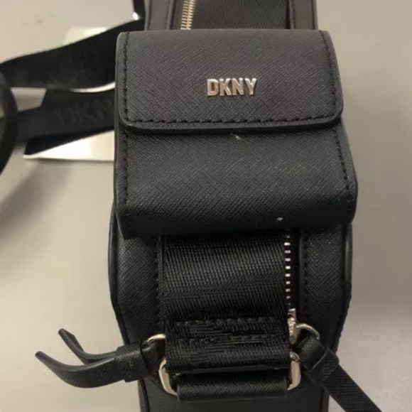 DKNY Tutu Double Zip Camera Crossbody Bag Black W Strap Like New MSRP $136 - Picture 3 of 5